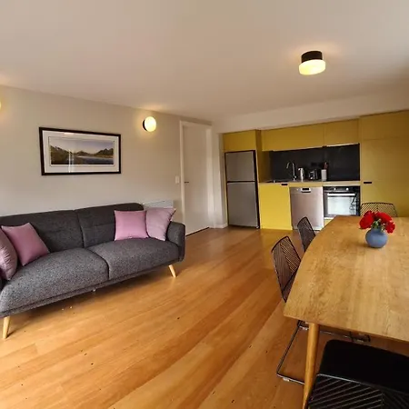 Kowhai Apartment - Private Opposite Golf Course Central Wanaka Exterior photo