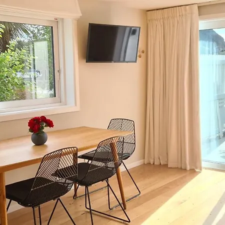 Kowhai Apartment - Private Opposite Golf Course Central Wanaka Exterior photo